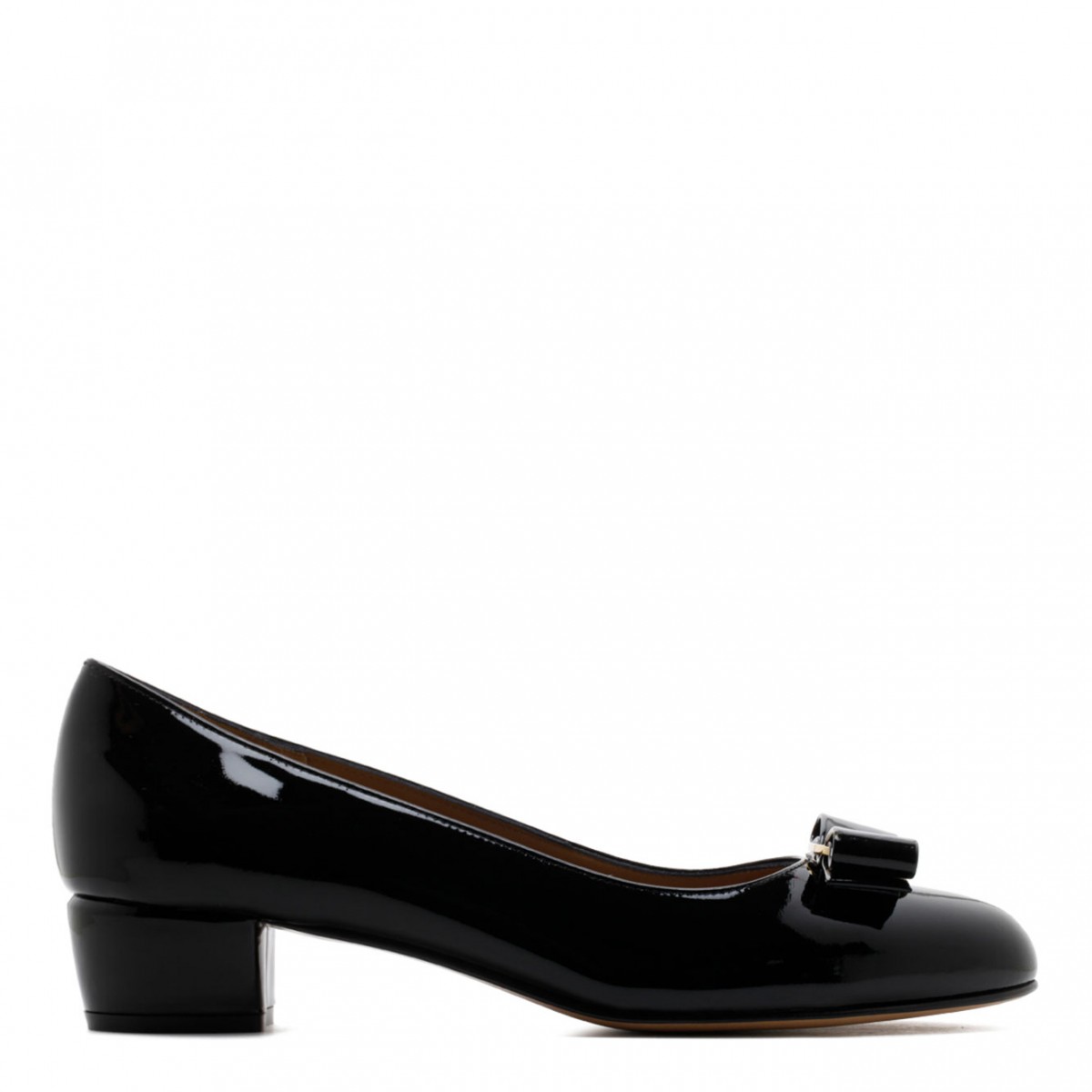 Ferragamo Vara Classic Black Dcollet